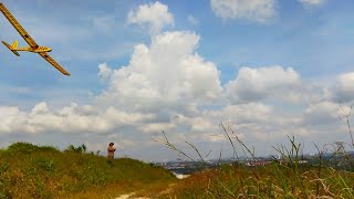 Slope Soaring - RC Glider