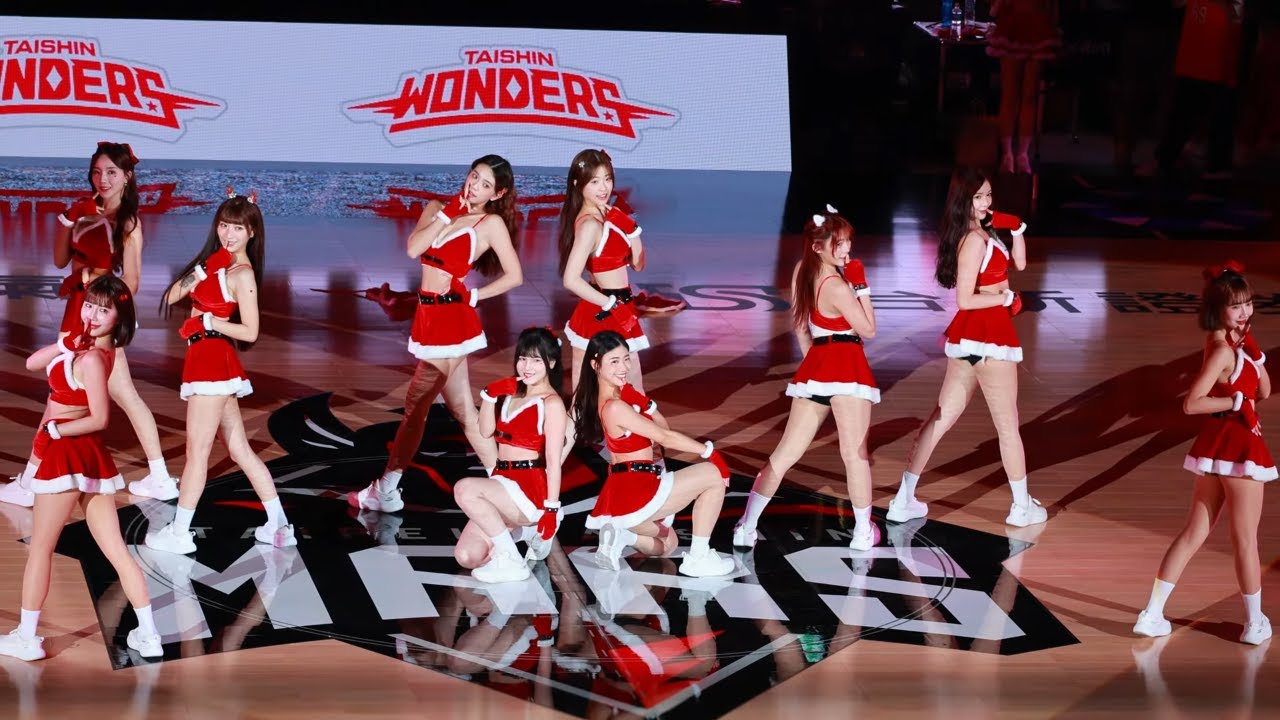 20241214 台新戰神啦啦隊 Taishin Wonders 開場舞│火辣聖誕裝深得我心但後段被擋爛我很難過😭