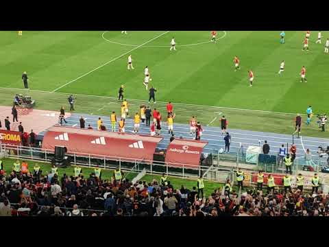 Roma Lazio 1-0: l'esultanza di Mister Daniele De Rossi e dello stadio al triplice fischio finale