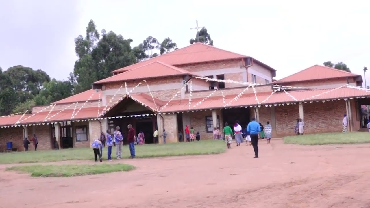 HILI NDILO KANISA LA PAROKIA YA USOKAMI LINALOPATIKANA JIMBO KATOLIKI MAFINGA