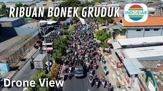 Ribuan Bonek Konvoi Gruduk Kantor Indosiar Surabaya | Drone Video