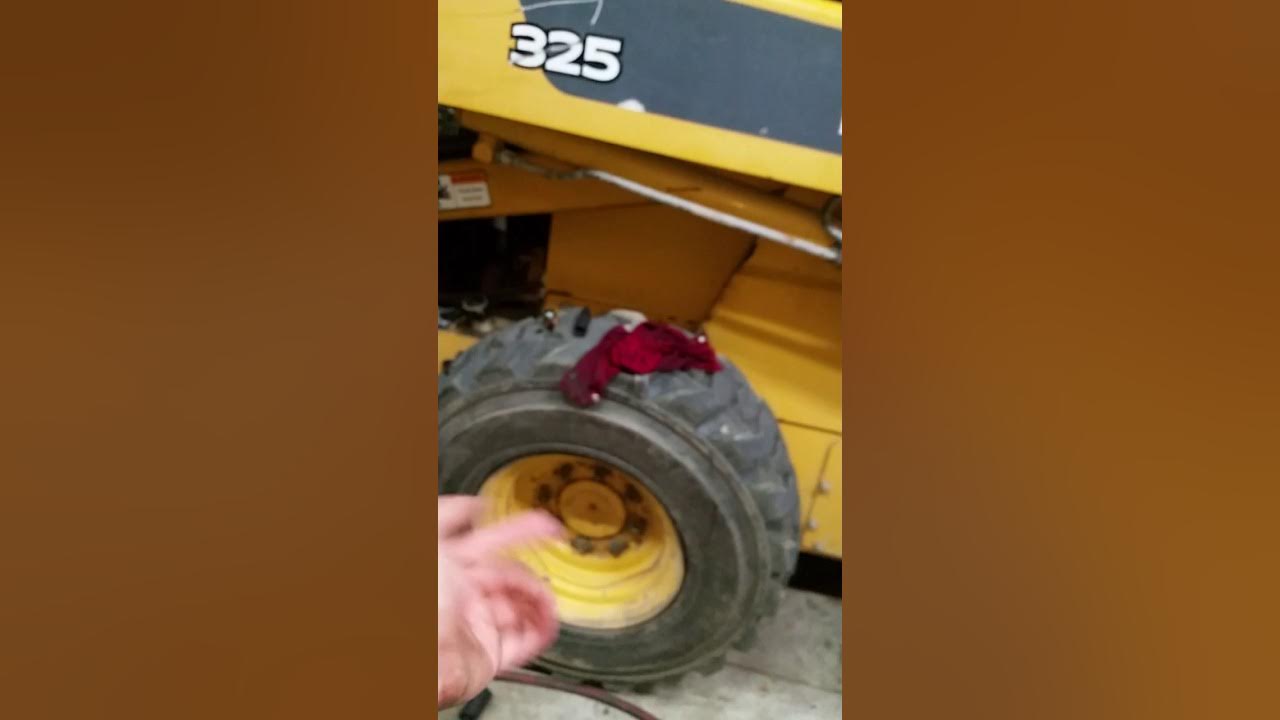 2006 john deere Skid steer oil drain locations YouTube