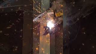 Large steel warehouse construction techniques and welding tricks,Install steel structure warehouse