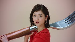 矢沢永吉の長女 矢沢洋子 佐々木希出演のcmソング担当 ヨーコ つながりで 港のヨーコ ヨコハマ ヨコスカ 替え歌 Menu 新tv Cm 食べる時間篇 何でもいいや篇 ランチのためだよ篇 Youtube