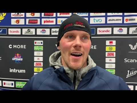 Lukko–KooKoo-pelin jälkihaastattelussa Toni