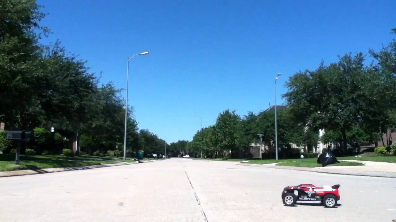 ECX Circuit 1/10 scale stadium truck running