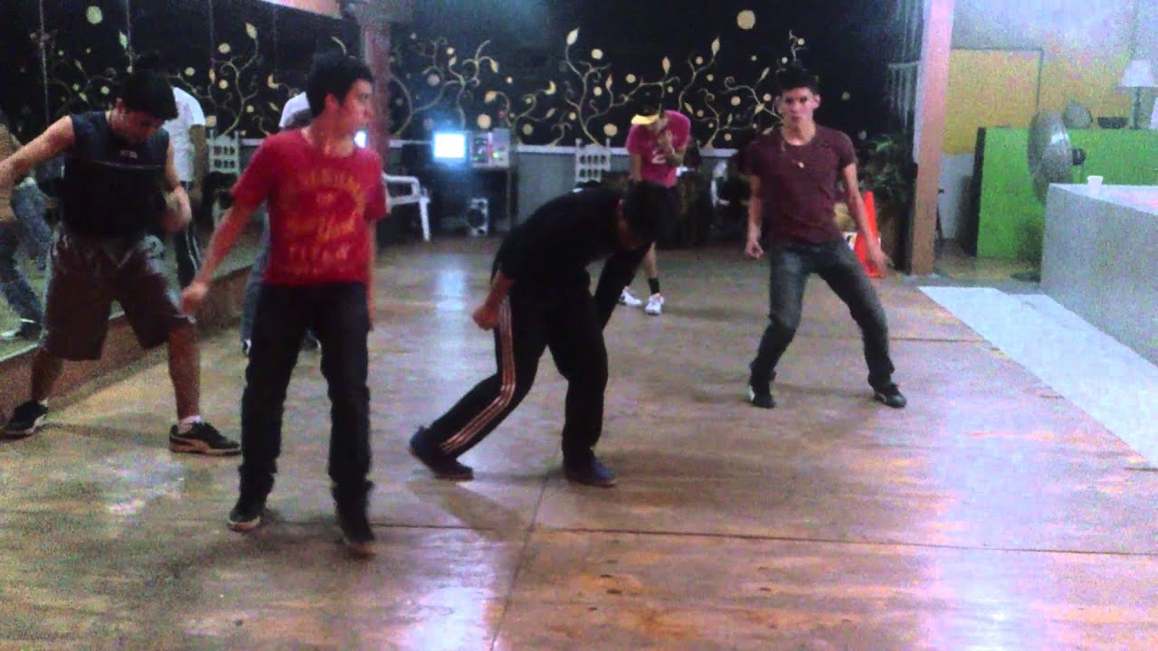 CODIGO SIETE DANDOLE DURO AL DANCE - YouTube