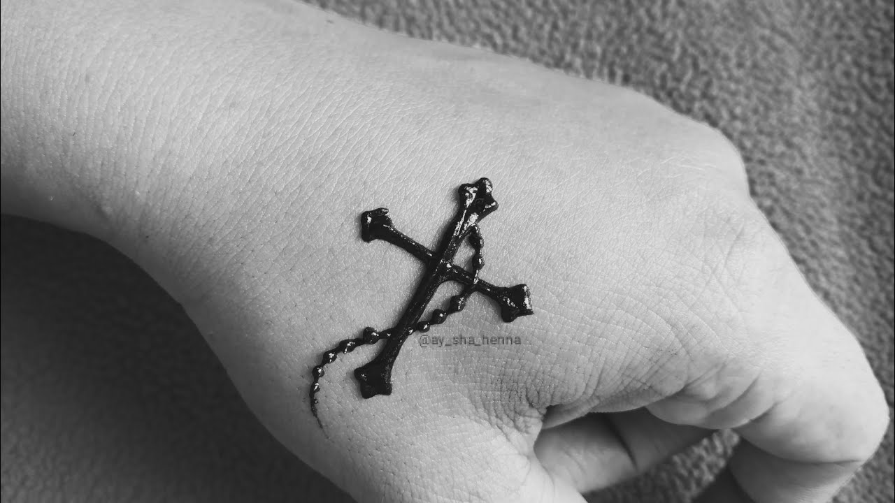 25 Stylish Cross Tattoo Designs For Men And Women