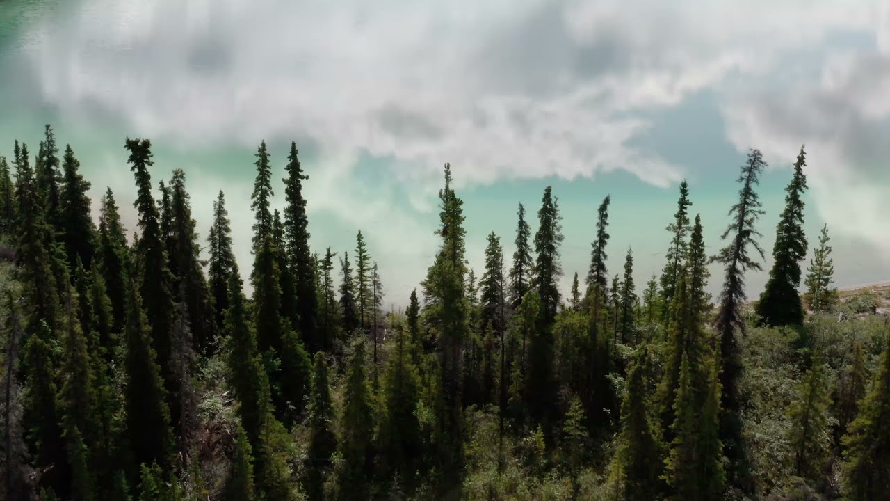 Emerald Lake 4K Cloud mirror