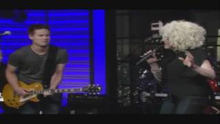 Cyndi Lauper Feat. Jonny Lang - How Blue Can You Get (Live! With Regis & Kelly 2010)