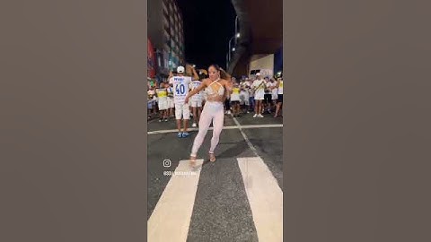 Mayara Lima em mais um ensaio de rua 💙💛