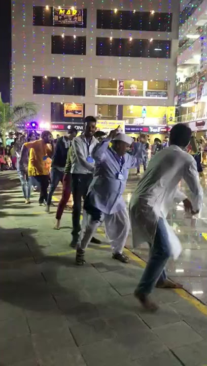 😘😂 awesome dance by khandeshi old man.. in navaratri. 😘😘🌷🌷