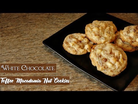 White Chocolate Toffee Macadamia Nut Cookies