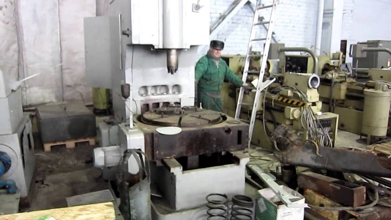 Gear shaper STANKO 5B150 moving