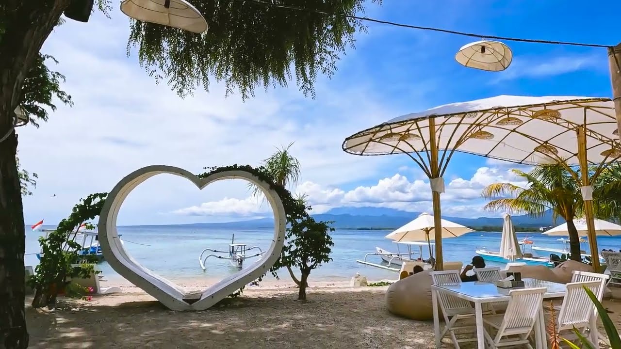 Walk around the island of Gili Air along the coast. Indonesia 2023 Part 3