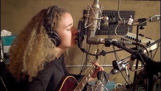 Tal Wilkenfeld - "Love Remains" Live in the studio with @officialblakemills5750 & Jeremy Stacey chords