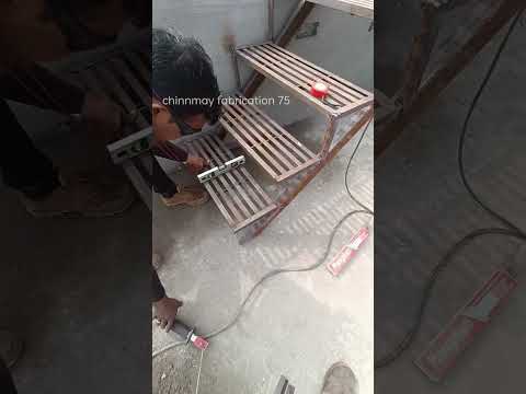 Video: Att göra en metalltrappa till andra våningen. Att göra en metalltrappa med dina egna händer