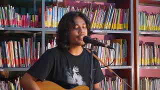 Ismam Saurus - Orang Desa (Live Session)