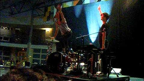 Matt & Kim taking the stage
