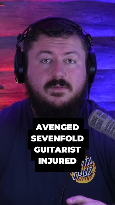 Download lagu Avenged Sevenfold Guitarist Synyster Gates Injured on Stage #avengedsevenfold #a7x