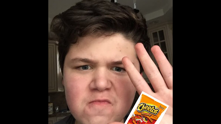 Why do cheetos stain your fingers