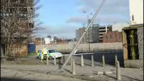 Car hits lamp post on Castle Street in Hull