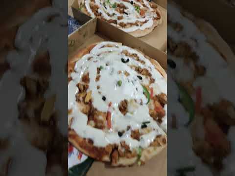 night pizza #shortvideo #food #zinger #foodclips #fries #shorts #short