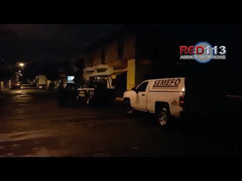 VIDEO Abandonan cadáver encobijado frente a primaria de Zamora