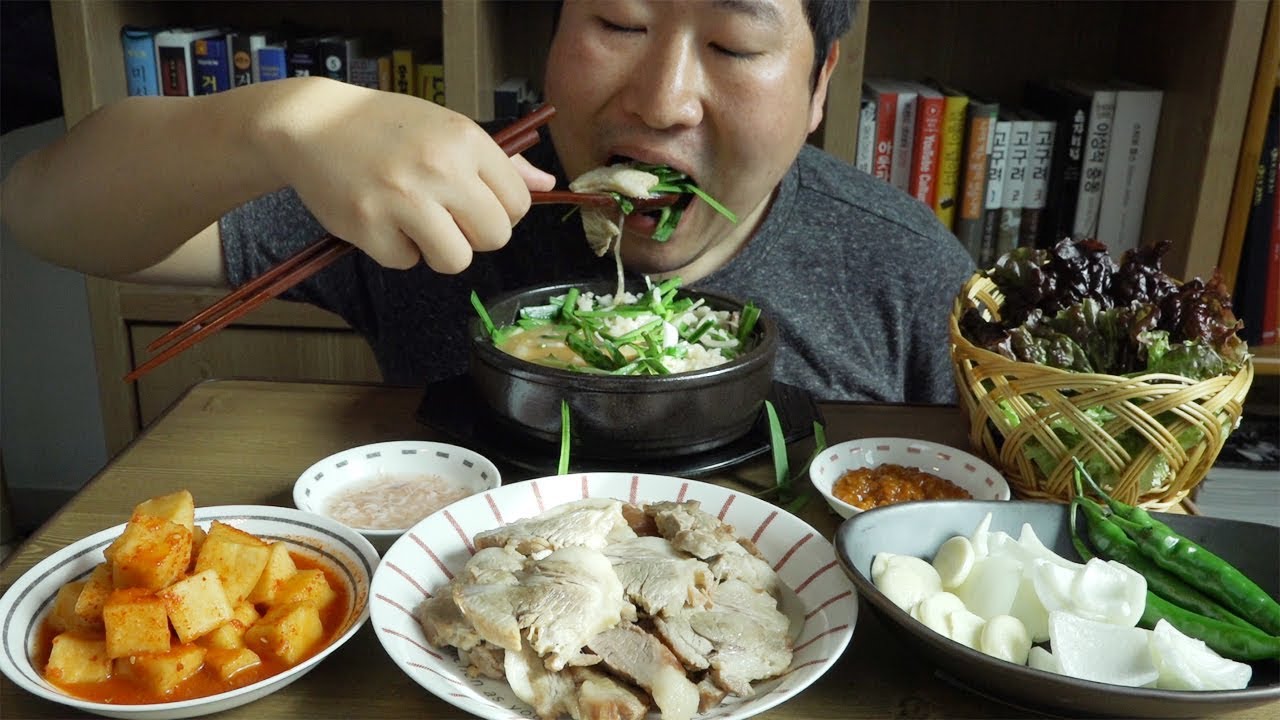 직접 담근 깍두기와 [[수육국밥&수육]] 먹방!! - Mukbang eating show