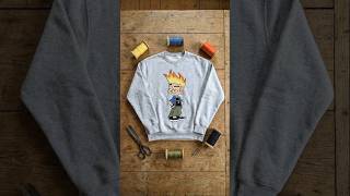 ¡Oh por Dios! Johnny Test cobra vida en esta sudadera bordada con detalles impactantes. 😱🔥🧬