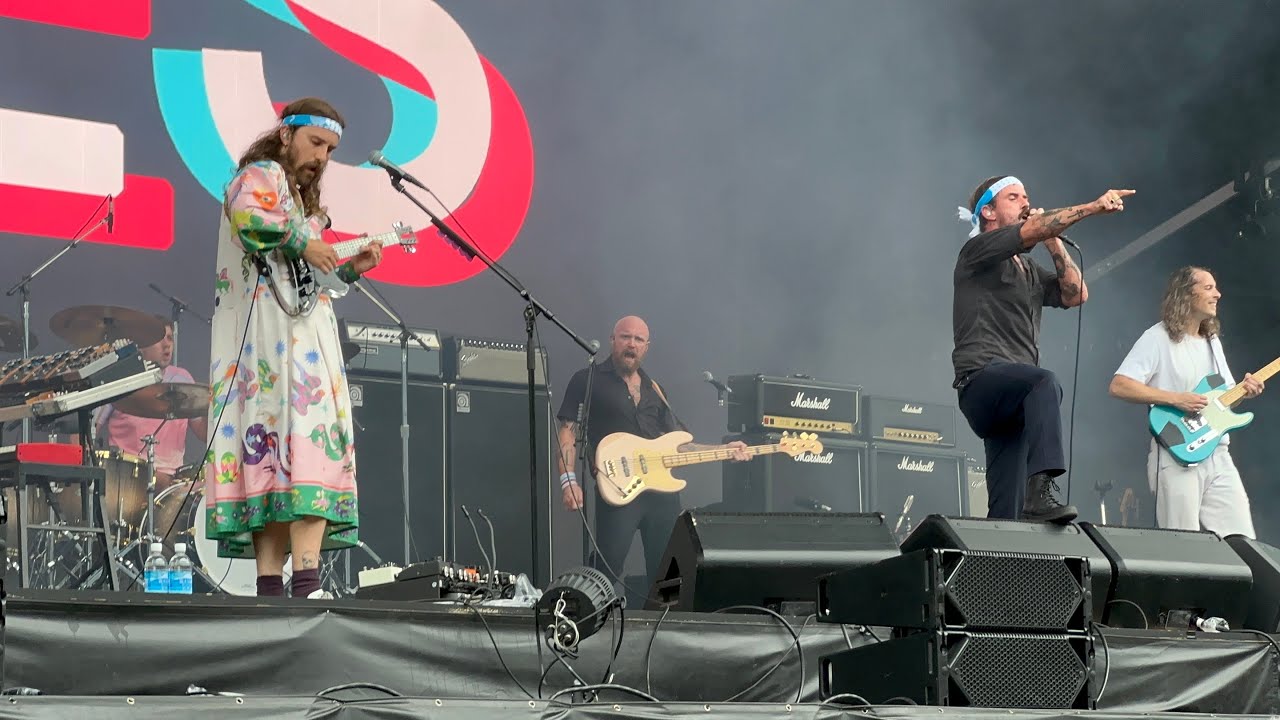 IDLES Colossus + Car Crash + Mr. Motivator 230728 FUJI ROCK FESTIVAL