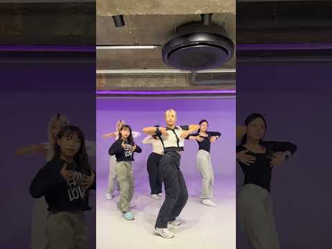 LE SSERAFIM(르세라핌) – &amp;#39;<strong>Blue</strong> Flame&amp;#39; Cover DanceㅣGirlgroup K-pop <strong>Class</strong>