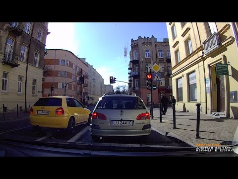 Audi A3 LU 749AN przejazd na czerwonym świetle w pięknym stylu :)