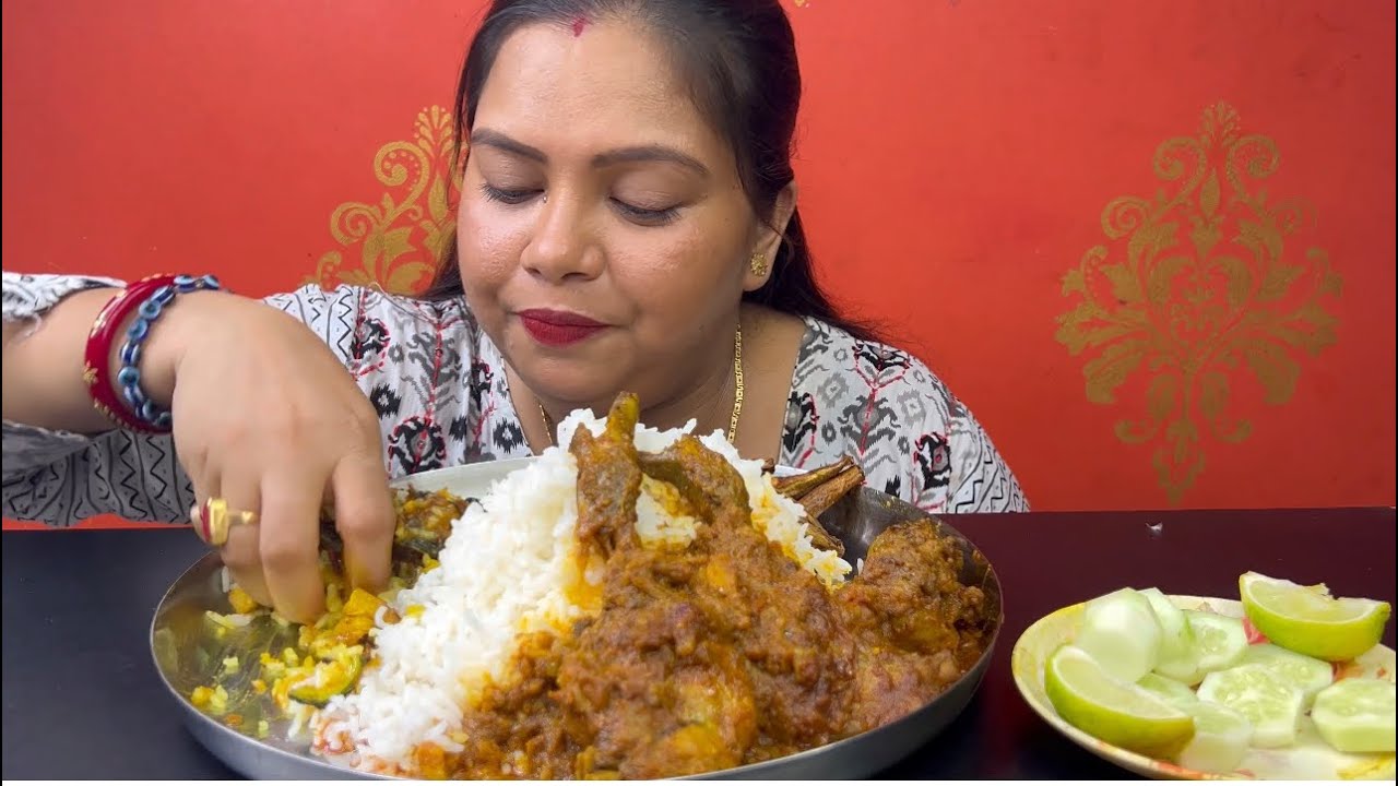 Bigbites, Eating Rice With Spicy Chicken Kosha, Jhal Jhal Murgi কষা।।