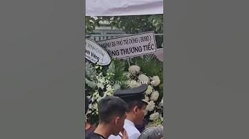 Vợ chồng Việt Hương vội vã đến đám tang Ngọc Trinh