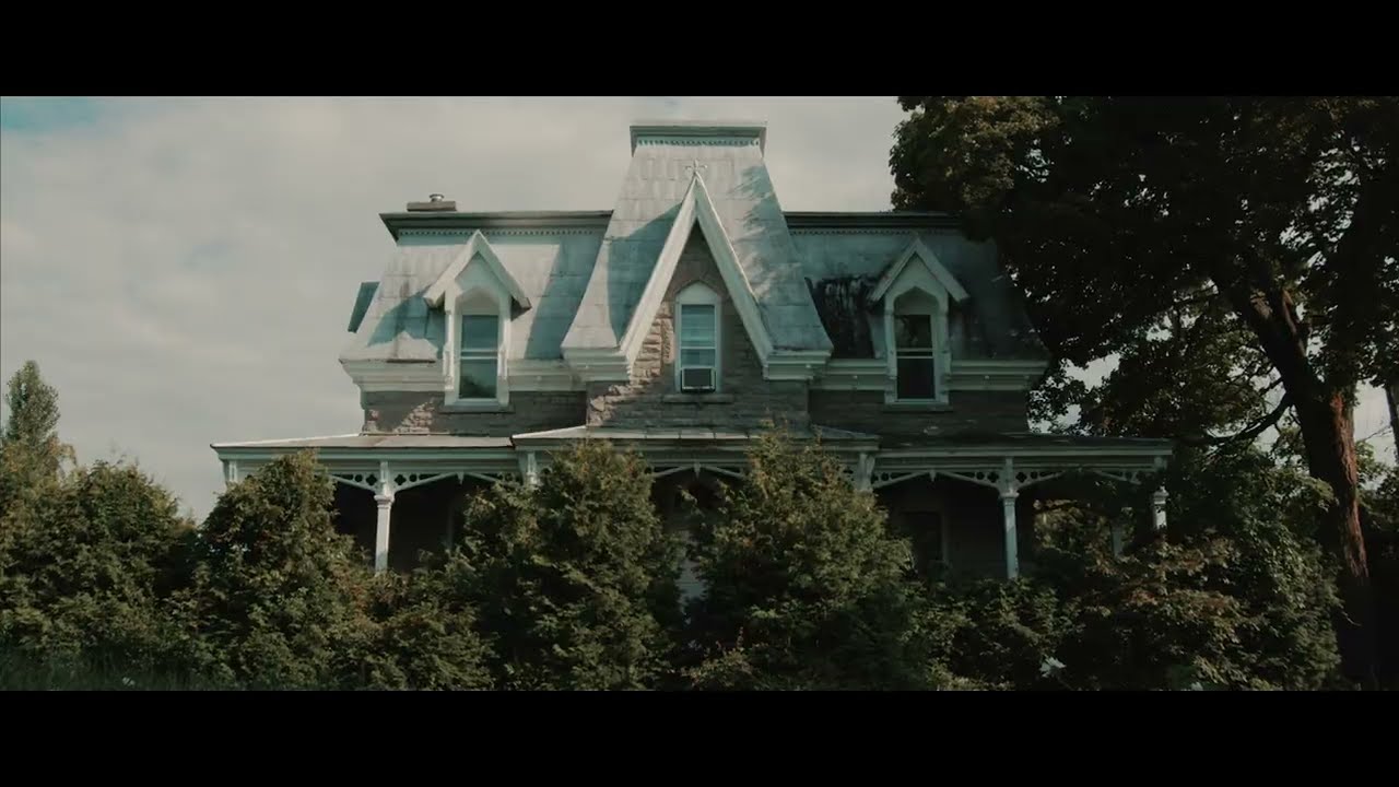 Кадр из трейлера «Lianne»