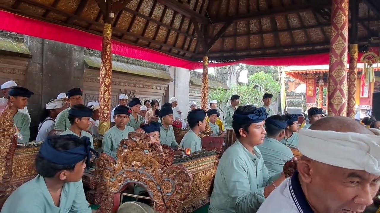 Hari Raya Kuningan ngayah ring Pura Desa | Desa Adat Lukluk 