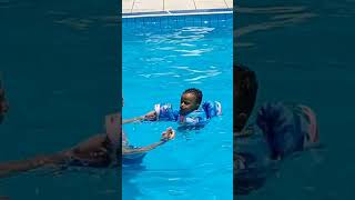 Baby Swimming In The Pool Bebê Na Piscina Como Aprender A Nadar.