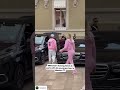 معرفی عجیب لکسوز ساشا سبحانی رو زوج صورتی زیبا و میلیاردر نامید