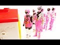 Various Power Rangers Dive Into The House ピンク多め スーパー戦隊ヒーローがメルちゃんと てさぐりボックスに すぽすぽ入っていく しゅつどう前にかくれんぼ