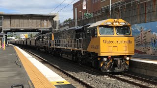 Watco Australia’s WRA003 and WRA002 lead 6833 a loaded grain train past Milton Station 14/4/26