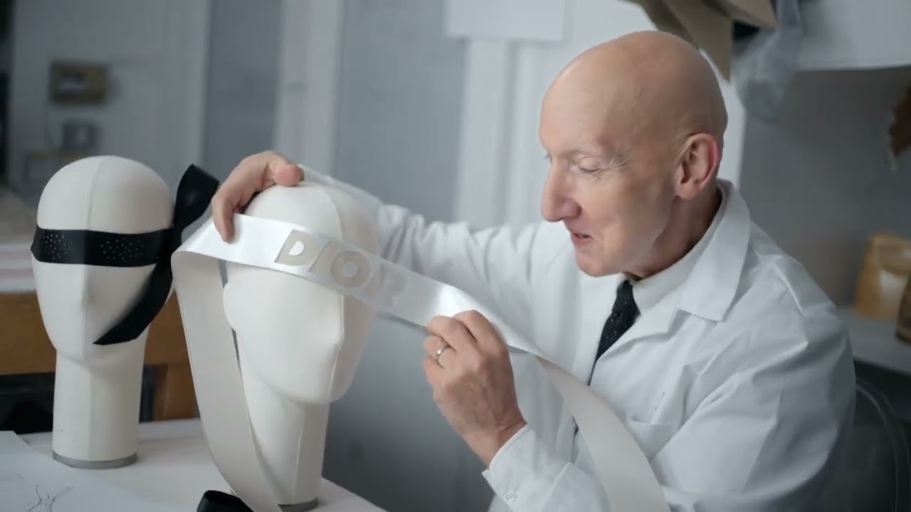 DIOR】2025‐2026年ウィンター メンズ コレクションにアクセントを添え