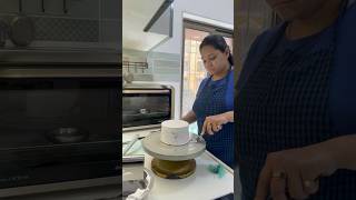 Cake sponge cracked while lifting?😭,this simple fix will save your cake🎂✨ #BakingTips #trending
