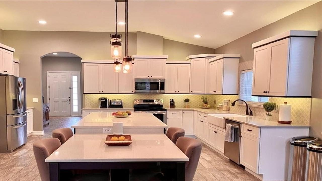 The Ranch at Orange Blossom - 2072 Sagebrush Cir, Naples, FL Presented by Lorena Hernandez.