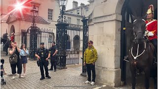 Kind Moment Officer Invites Special Needs Visitors To Take Photos Beside The Kings Horse