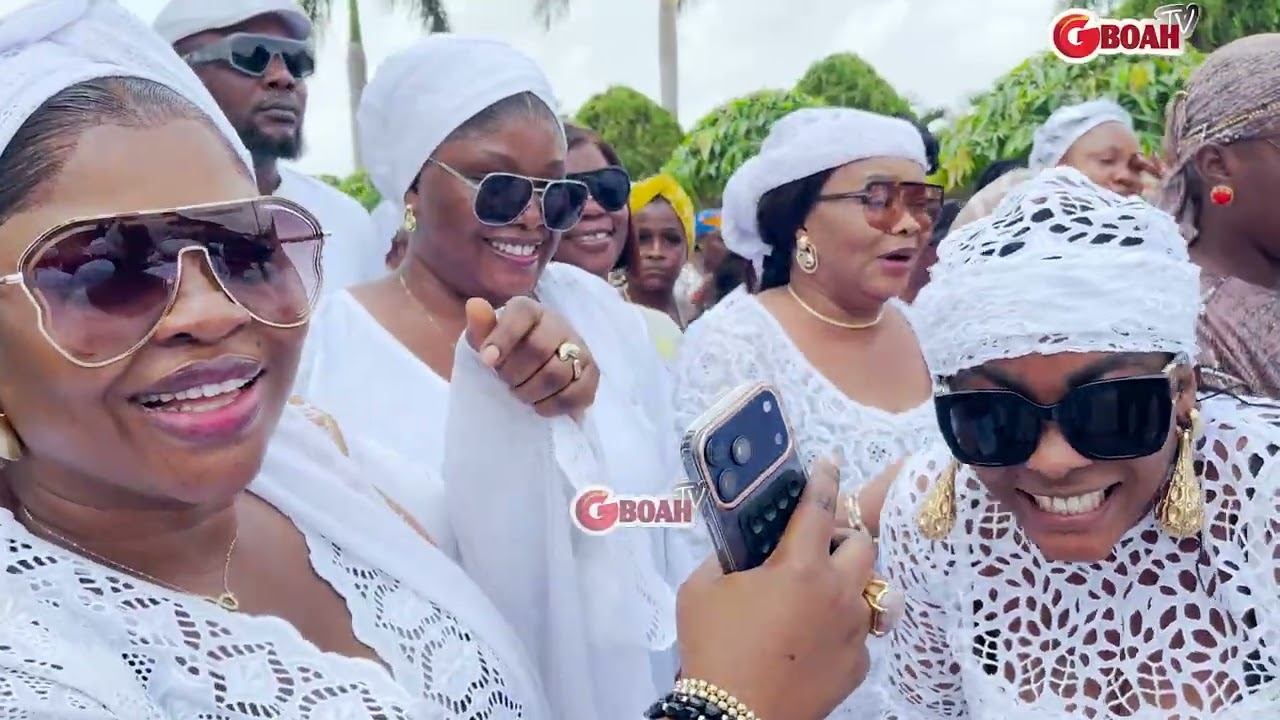 Saidi Balogun Dancing Wit Fathia Balogun While Bimbo Oshin &Other Actresses SHOWER Them Wit SUPPORT