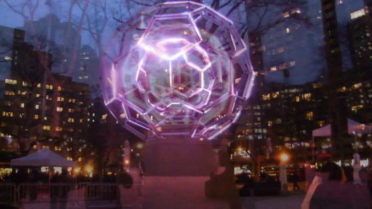 Leo Villareal: BUCKYBALL@Madison Square Park NYC
