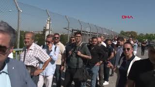 Fenerbahçeli taraftarlar kombine kart yenilemek için uzun kuyruklar oluşturdu