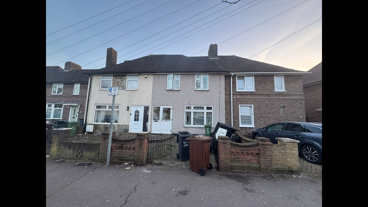 89 Parsloes Avenue, DAGENHAM, Essex, RM9 5PB