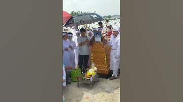 Tình cha là vĩnh cửu các con tiễn đưa cha về nơi an nghỉ cuối cùng